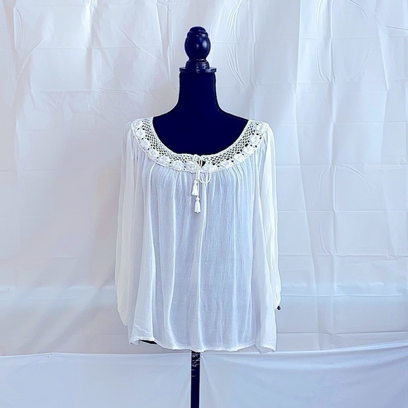 Forever 21 Tops - Forever 21 White 3/4 Sleeve Top Size L